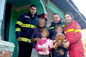 De ziua Voluntariatului, acţiune umanitară a pompierilor târgovişteni la o familie din comuna Vulcana Băi