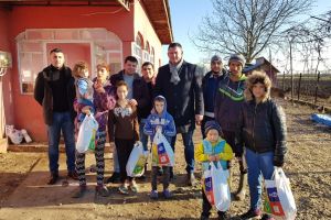 Vlad Oprea, ajutorul lui Moş Nicolae, la Titu