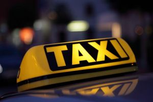 Taximetrist din Miercurea Ciuc, ţinta unui tâlhar din Sântimbru