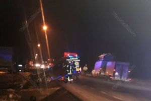 Accident la Viişoara. Trei adulţi şi un copil au ajuns la spital (FOTO)