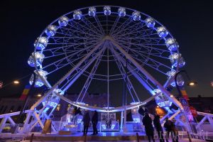 Roata se învârte! Orădenii pot vedea Târgul de Crăciun de la înălţime (FOTO / VIDEO)