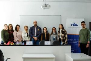 Dezbatere privind Dreptul mediului, organizată de Asociaţia Europeană a Studenţilor în ...