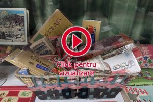 Obiecte specifice perioadei sărbătorilor de iarnă, din 1900 – 1980, expuse la  Muzeul de ...