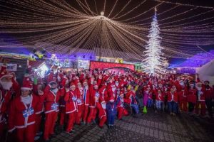 Marea MoşMondeală la Sibiu – Hai să alergi costumat în Moş Crăciun pentru o cauză nobilă