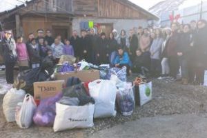 Mos Nicolae a adus zambete intr-o familie cu 14 copii din Ferneziu