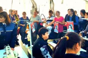 FOTO: În ajun de Moş Nicolae, poliţiştii au oferit cadou recomandări preventive