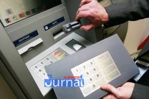 Infractori cibernetici, săltaţi de procurorii DIICOT din Vrancea! Agenţii FBI le-au dat o mână de ajutor