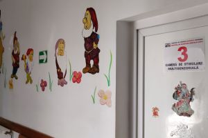 FOTO! Sală de stimulare multisenzorială pentru copiii cu deficienţe neuro-psihice, inaugurată la Secţia Pediatrie a Spitalului Judeţean
