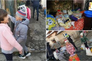 FOTO. Cei trei copilaşi orfani de mamă au primit cu emoţii vizita Moşului. Au nevoie de ajutorul nostru