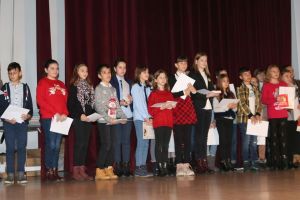 Cei 75 de copii care au ales cartea şi au reuşit să-i convingă şi pe alţii să citească, premiaţi (FOTO)