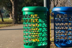 Coşuri pentru gunoi reciclabil, în parcuri şi spaţii publice. Primele recipiente, amplasate în Parcul Nicolae Titulescu