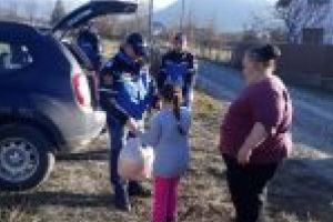 Jandarmii – Spiriduşii lui Moş Nicolae Să fim mai buni, să dăruim!