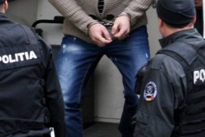 Bărbat acuzat de agresiune sexuală, prins de poliţişti
