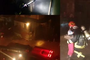 Incendiu violent la un apartament din Galati. Pompierii au salvat un sugar intoxicat cu fum (galerie foto + video)