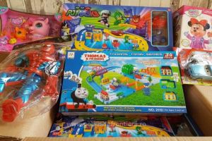 Peste o mie de jucării contrafăcute confiscate la Sibiu – Opt dosare penale deschise