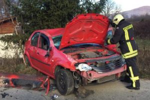 Loganul, ROȘU de furie că şoferul l-a distrus