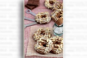 lauraadamache.ro: Biscuiti cu seminte de pin si ciocolata