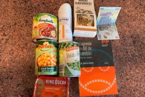 PSD Cluj i-a trimis premierului Orban un pachet cu deodorant, conservă de peste şi 100 de lei