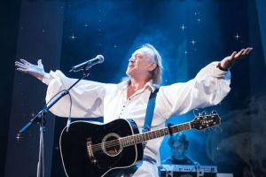 Ștefan Hruşcă, turneu de colinde în Bistriţa-Năsăud