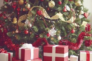 Cum faci faţă perioadei Sărbătorilor fără să o iei razna