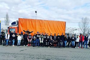 Inimile de motociclist bat mai tare! Un camion cu haine şi alimente la Valea Plopului.