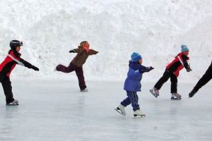 Patinoarul din Piteşti, deschidere şi program