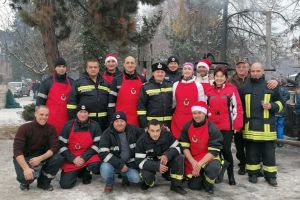 Tradiţie culinară la Gheorgheni: pompierii s-au luptat cu ingredientele şi au câştigat