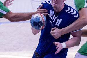 Handbaliştii de la CSM Oradea au câştigat clar derby-ul cu Universitatea Craiova şi iernează pe primul loc