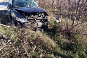 Inca un accident grav la Bauelemente, in Parcul Industrial. O masina a fost spulberata de TIR si aruncata pe camp