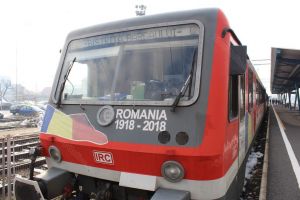 Ca să-l vadă pe Moş Crăciun în carne şi oase, numeroşi copii au urcat pentru prima oară în tren (FOTO)