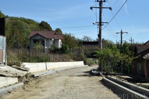 Drumul de Fughiu spre Podgoria se închide, marţi şi miercuri, pentru asfaltare