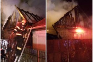 Weekend de foc, în Bihor: Trei case şi o magazie de lemne au fost distruse de flăcări