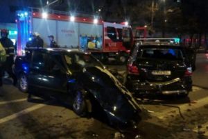 Carambol cu trei maşini şi un rănit la Bascov