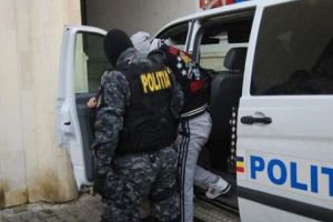 Patru mureşeni, tâlhăriţi de telefoane şi bani! Suspecţii, arestaţi de Poliţie!