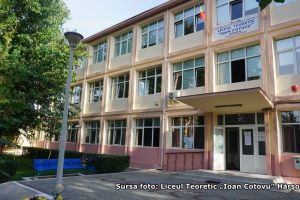 Fostul director al liceului din Harsova e convins ca a fost demis... politic. Ce raspunde inspectorul general