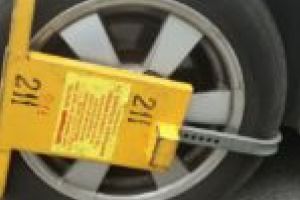 Supermarketurile, somate de Primăria Timişoara să nu mai blocheze roţile maşinilor în parcări!