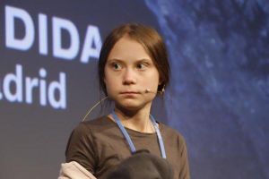 VIDEO Greta Thunberg primeşte un Nobel alternativ. Hăituită şi aclamată la Madrid, ea spune: „Am obţinut multe, dar din nou nimic”
