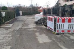 Baia Mare: Aleea Toamnei, aleea gropilor si a conductelor carpite; strada uitata de autoritati