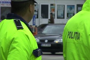 Poliţiştii rutieri botoşăneni, ample acţiuni în trafic: 600 de amenzi şi 40 de permise reţinute