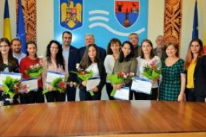 Stagiarii din Programul de Internship al Guvernului au terminat pregatirea la Institutia Prefectului-Judetul Maramures