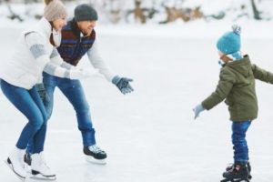 Patinoar şi teren de fotbal, în pregătire în Sângeorgiu de Mureş