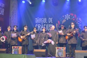 Pompierii vă colindă: Angajaţii ISU Crişana vor urca joi pe scena Târgului de Crăciun