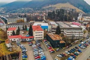 Liberalii încep schimbările la conducerile fabricilor de armament şi muniţie din Cugir