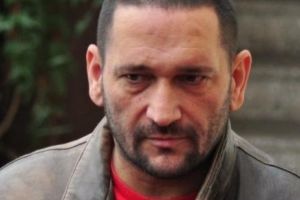 VIDEO| Berbeceanu – „Momente Grele” videoclipul fiului care aminteşte de momentele în care „ticăloşii i-au executat” tatăl