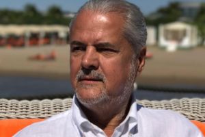 Prima reactie a lui Adrian Nastase, dupa ce Klaus Iohannis a decis sa-i retraga decoratia 
