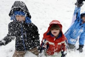 Părinţii ar putea beneficia de zile libere când şcolile sau grădiniţele se închid