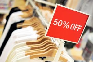 Nu vă stresaţi înainte de Crăciun şi cumpăraţi cadouri la lichidări de stoc de Anul Nou