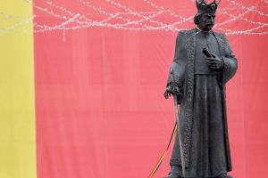 Consilierii municipali PER: Piaţa Petru Rareş să devină Piaţa Libertăţii