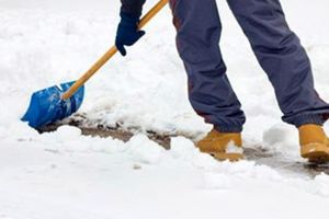 Viscol şi strat consistent de zăpadă, la Braşov, în următoarele zile