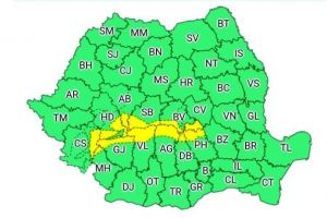 ATENȚIONARE meteorologică de COD GALBEN de viscol şi ninsoare, valabilă până sâmbătă la ora 10, în sudul jueţului Alba şi alte judeţe